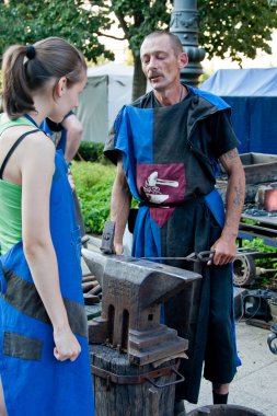 Demirci iş başında