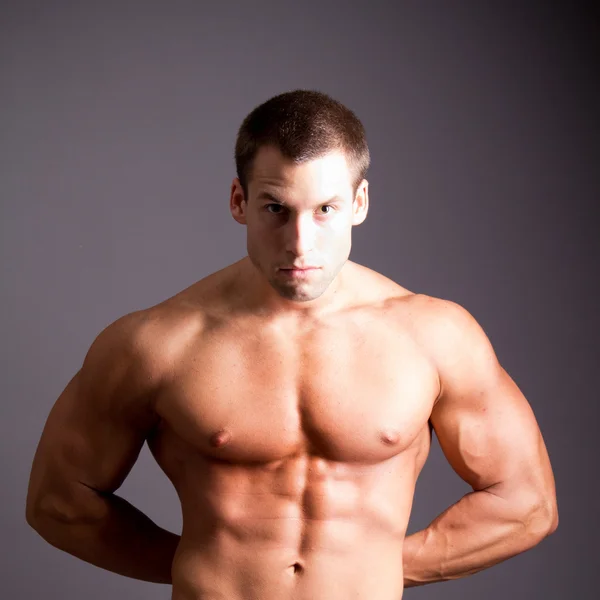 Hombre muscular — Foto de Stock