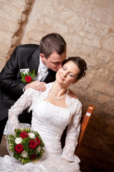 Joven pareja de boda — Foto de Stock