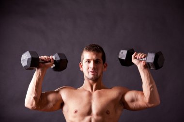 genç vücut geliştirmeci traininig