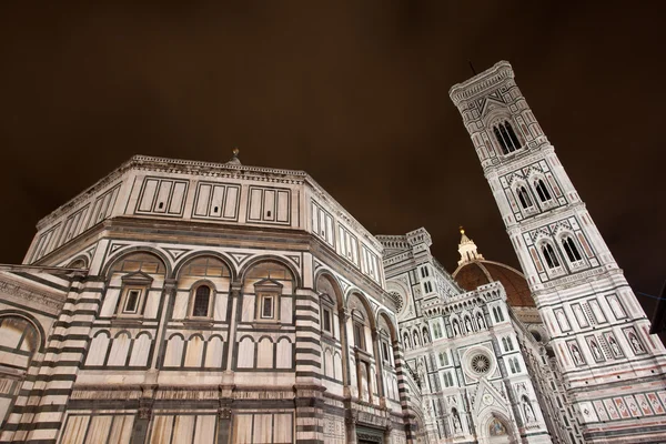 Vista noturna do Duomo de Florença — Fotografia de Stock