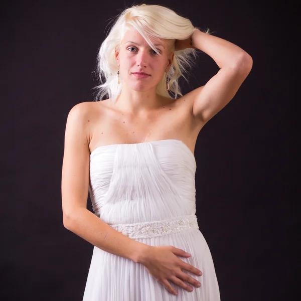 Beautiful bride — Stock Photo, Image