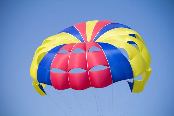 Paraquedas coloridos — Fotografia de Stock
