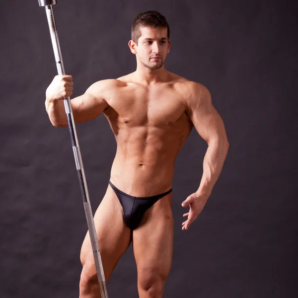 Jeune bodybuilder traininig — Photo