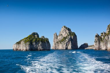Capri, Faraglioni
