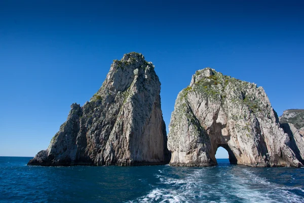 Capri, farallones — Foto de Stock