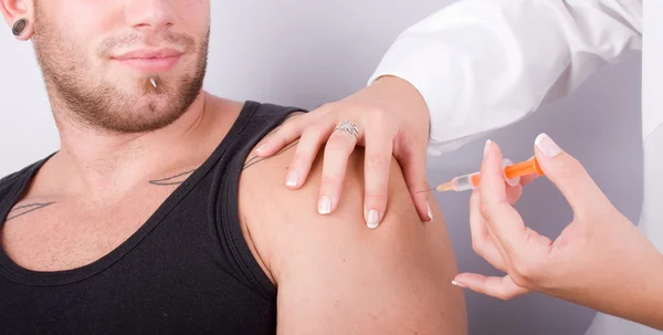 Jovem médico masculino — Fotografia de Stock