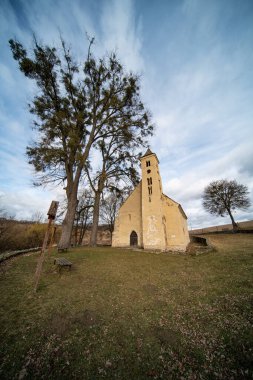 Arpad Age 'den Manfa yakınlarındaki eski Katolik kilisesi