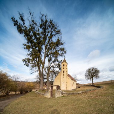 Arpad Age 'den Manfa yakınlarındaki eski Katolik kilisesi