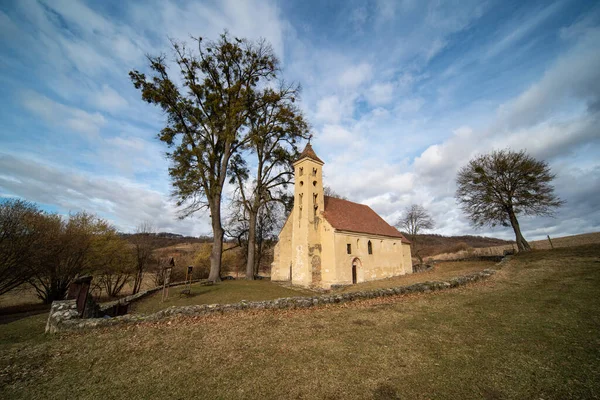 Arpad Age 'den Manfa yakınlarındaki eski Katolik kilisesi