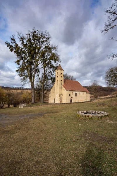Arpad Age 'den Manfa yakınlarındaki eski Katolik kilisesi