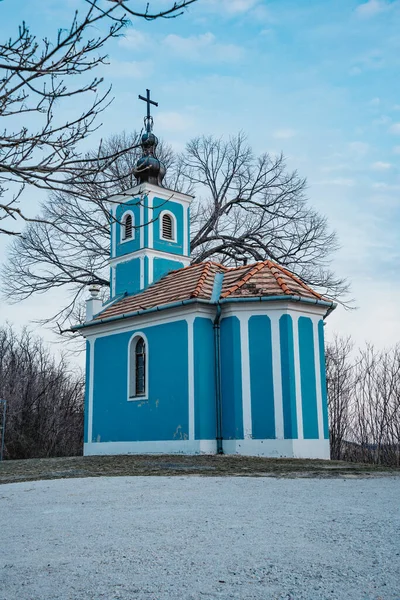 Mała Kaplica Ogromnym Drzewem Zwana Węgrzech Mausz Kapolna — Zdjęcie stockowe
