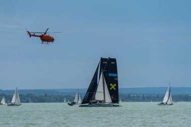 14 Temmuz 2022 tarihinde Macaristan 'ın Tihany kentinde, Balaton Gölü' nde 54. Kekszalag şampiyonasında yelkenli tekneler yarışacak..
