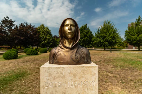 Budapest Hungary August 2022 Portrait Statue Satoshi Nakamoto Mysterious Founder — 图库照片
