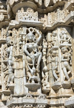 ranakpur antik güneş Tapınağı. Jain Tapınağı oyma.