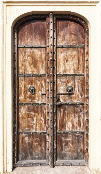 Vecchia porta in legno . — Foto Stock