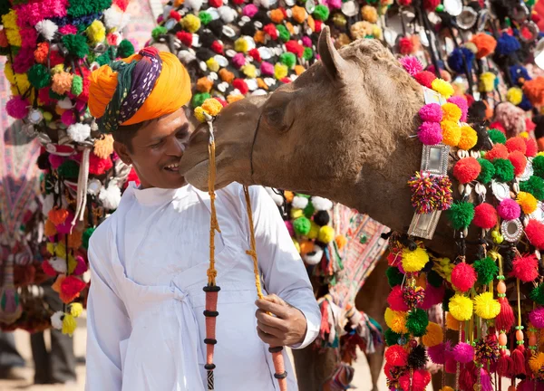 Традиційні прикраси верблюда конкуренції в верблюда mela в Pushka — стокове фото