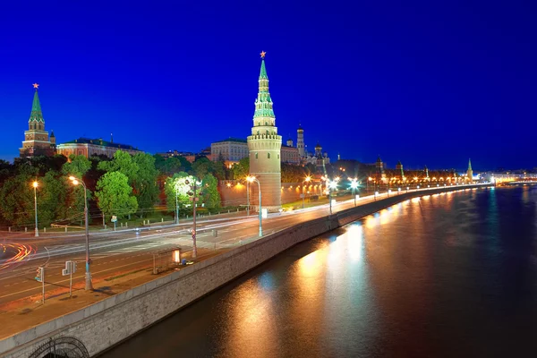 Moscow Kremlin and Kremlin Embankment at night. — Stock Photo, Image