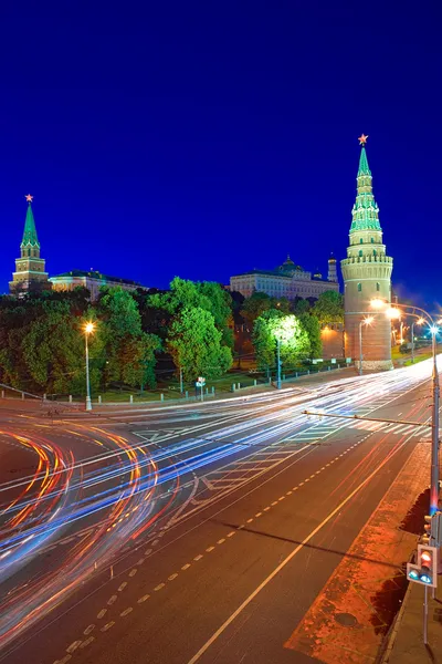 Moskova kremlin ve kremlin setin geceleri. — Stok fotoğraf