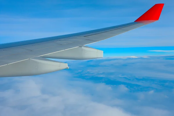 Luftfahrt über dem Ozean der Wolken — Stockfoto