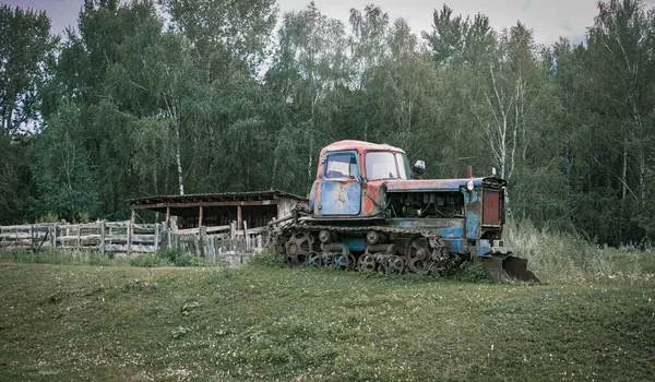 Old Crawler Tractor Rural Landscape Colored — Stock Photo, Image