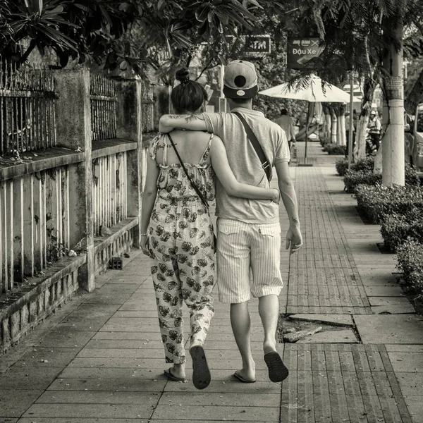 28 Mayıs 2016, Vietnam, Nha-Trang, birbirine aşık çiftler