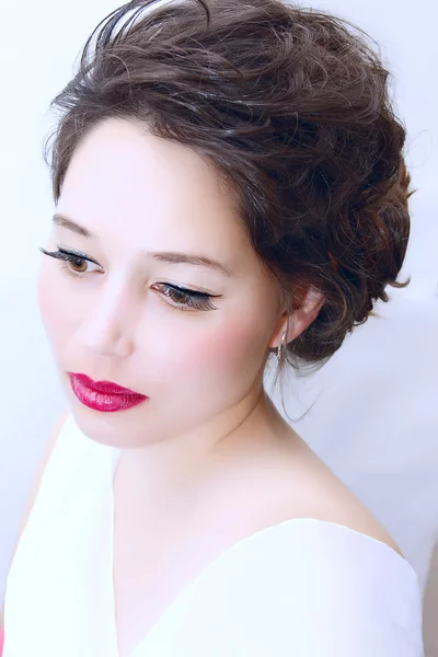 Maquillaje de moda Los labios rojos. Retrato de una niña —  Fotos de Stock