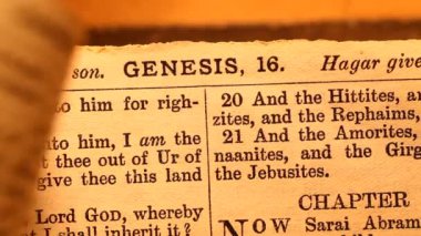 Kutsal İncil sayfaları yakın çekim