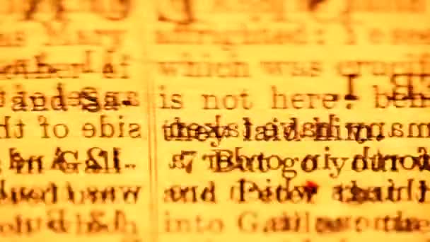 神圣的圣经页的关门 — 图库视频影像