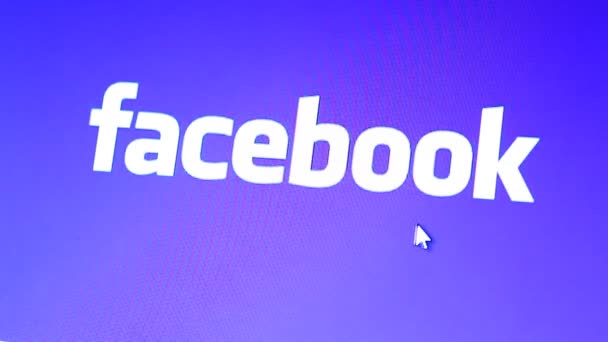 Pantalla de ordenador web con Facebook — Vídeo de stock