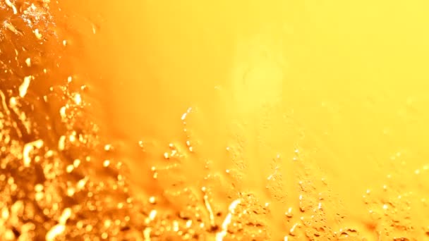 Pluie tombe fenêtre vers le bas 