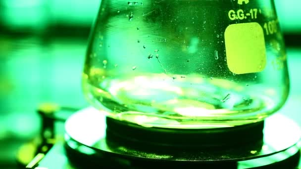 Lab tes gelas kimia — Stok Video