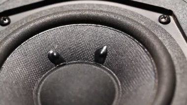 siyah subwoofer