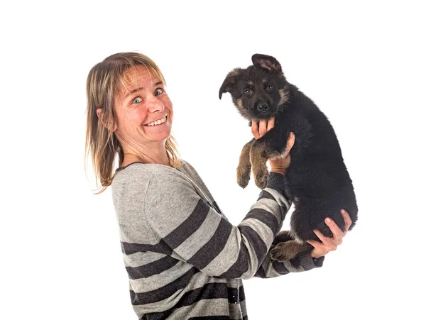 Puppy Duitse Herder Eigenaar Voorkant Van Witte Achtergrond — Stockfoto