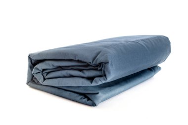 beyaz arkaplan önünde yatak için çarşaf