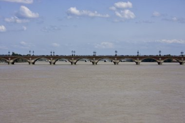 Pont de Pierre de Bordeaux