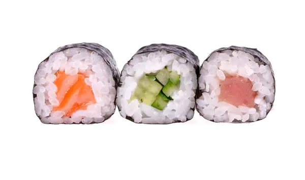 Maki sushi sobre fondo blanco —  Fotos de Stock