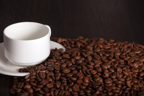 Fotoğraf Kupası ve kahve çekirdekleri