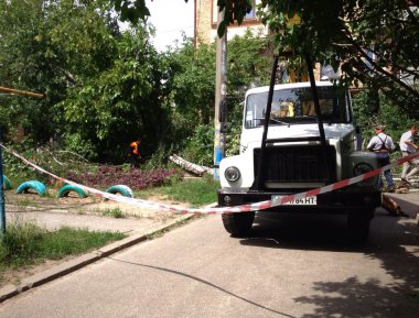 apartment house yakınındaki güçlü rüzgarlar etkilerini ortadan kaldırılması