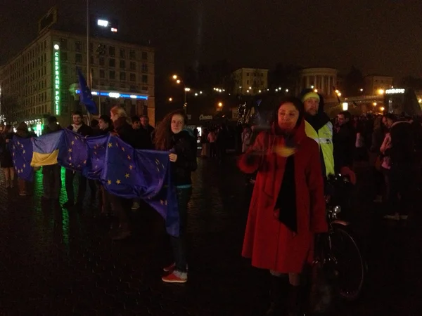 Protest voor de Europese integratie in Oekraïne. euromaidan. eerste dag. — Stockfoto