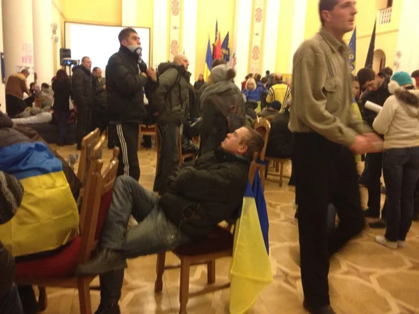 Protest voor de Europese integratie in Oekraïne. het hoofdkwartier van de revolutie. euromaidan in kiev, Oekraïne. Majdan Nezalezjnosti. Kiev soevereine stadsbestuur. — Stockfoto