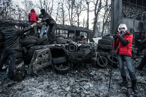 Перемир'я, припинення вогню, euromaidan, будівництво барикади, Грушевського — стокове фото