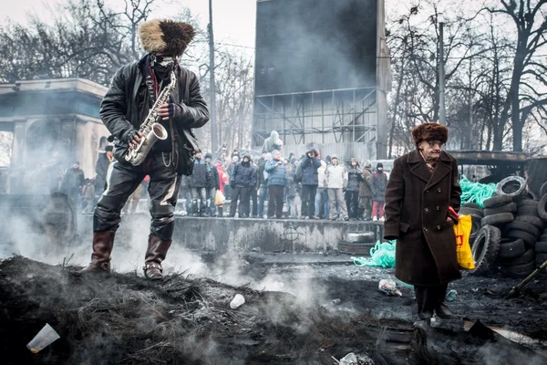 Armistice, ceasefire, Euromaidan, construction barricade, Grushevskogo — Stock Photo, Image