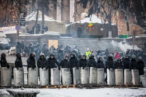 Riot в Києві. euromaidan. Грушевського st — стокове фото