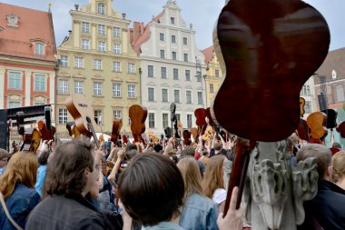 gitar Polonya guinness dünya kayıt olay 1 Nisan 2014