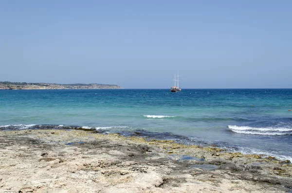 Morze Śródziemne w letni dzień. — Zdjęcie stockowe