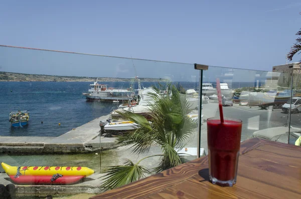 Mar Mediterrâneo no dia de verão . — Fotografia de Stock