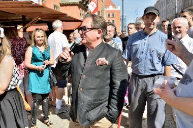 olay TV chef robert maklowicz 