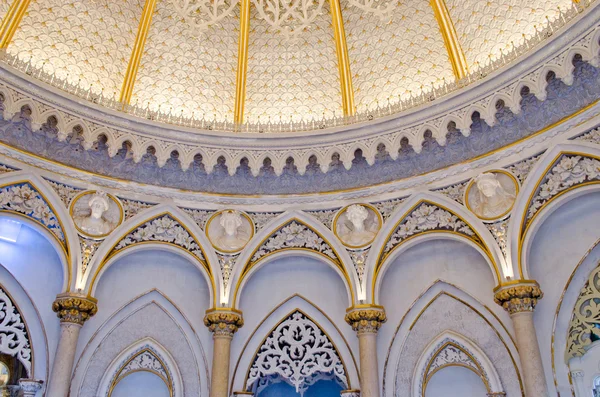 Bela cúpula dentro de Monserrate em Sintra. Portugal — Fotografia de Stock