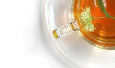 ıhlamur çayı fincan ve Ihlamur çiçekleri